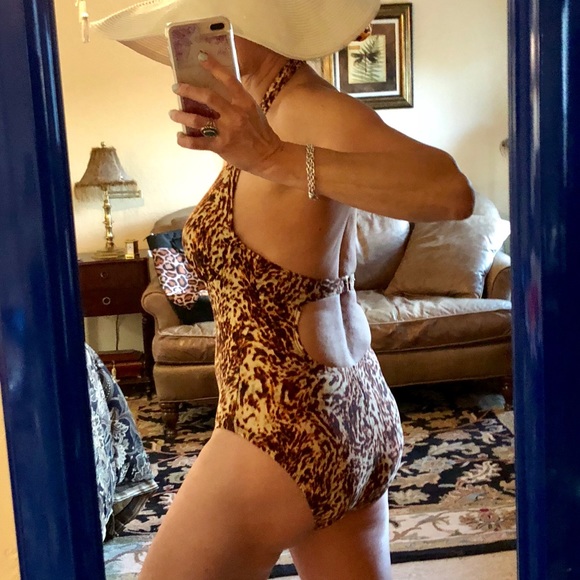 Victoria’s Secret one-piece swimsuit size 8C - Picture 3 of 8